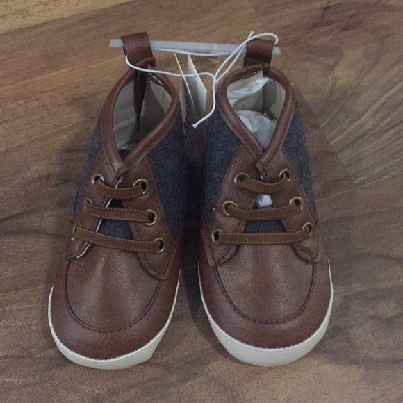 BRAND NEW Baby Sneakers - Picture 1 of 4